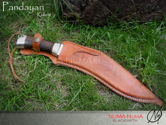 Knife weapon pandayan kukrie 2 sdc16109