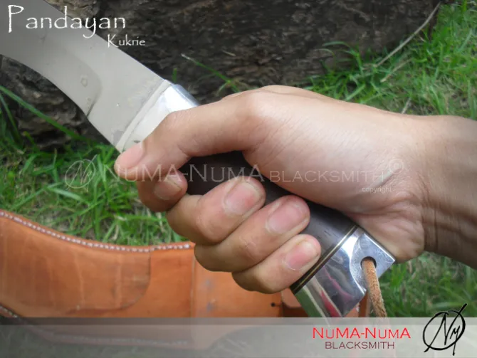 Knife weapon pandayan kukrie 4 sdc16111