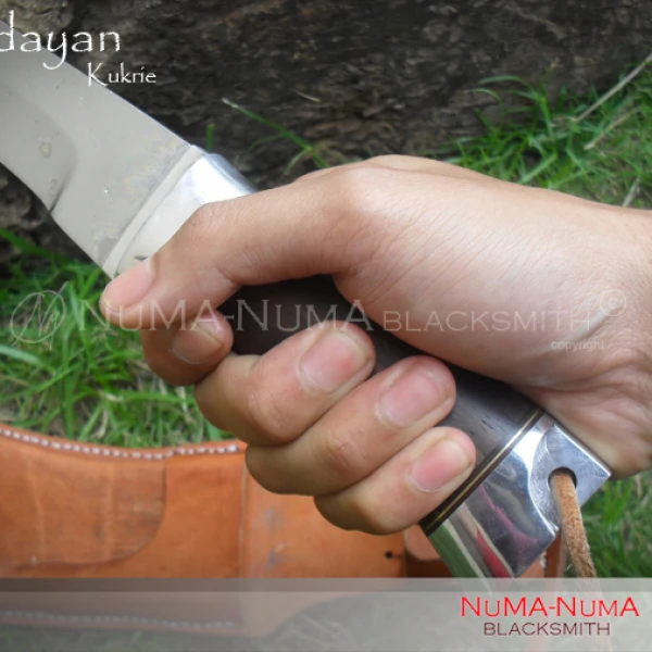 Knife weapon pandayan kukrie 4 sdc16111